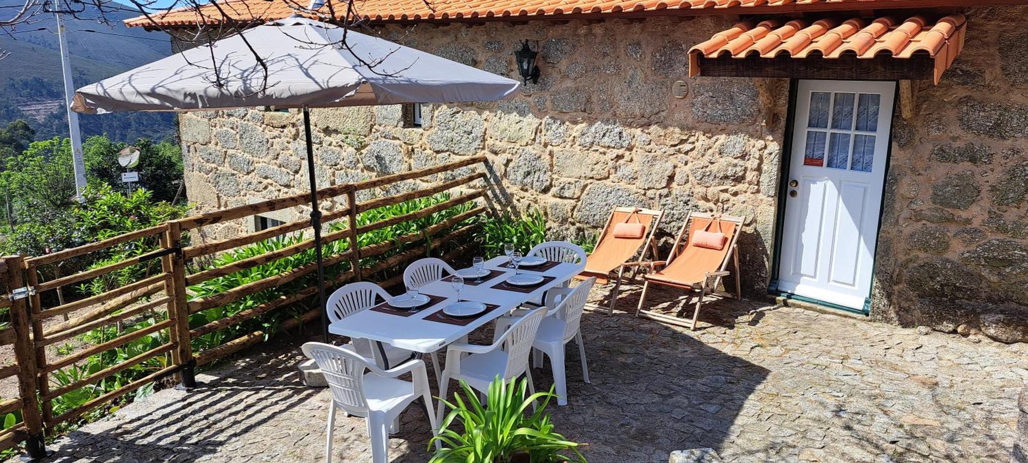 Refugio Dos Cartolas Sao Mamede de Infesta Bagian luar foto